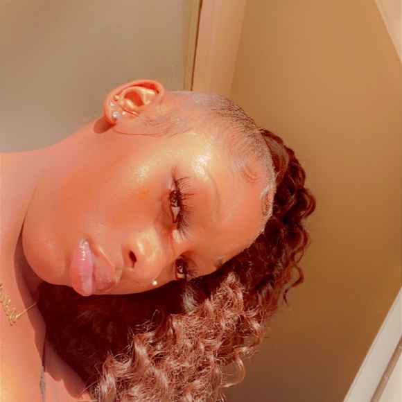 Meet your Posher, De'lea - Picture 1 of 1